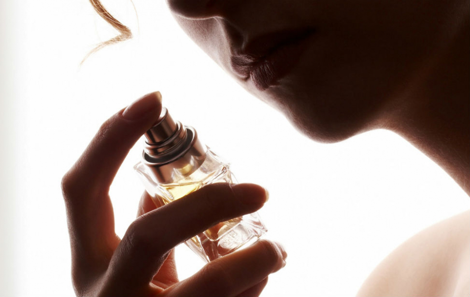 Perfumes with pheromones